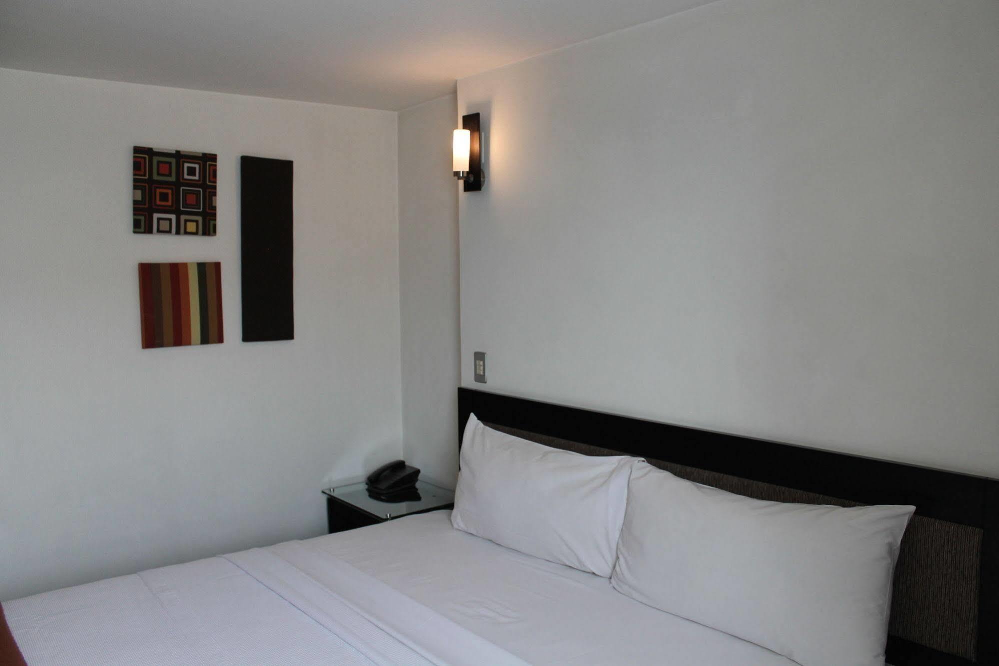 Hotel Mx Aeropuerto 4*